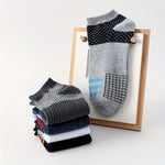 5 Pairs Low Cut Men Socks Breathable Sports Socks Cotton Blend Mens Ankle Socks Anti Odor & Sweat Absorption Short Socks, For Spring Summer Autumn
