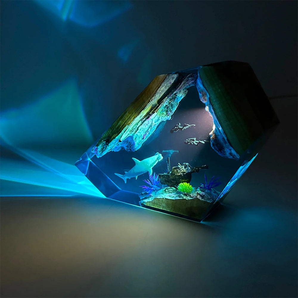 LinkMejor The Underwater World Creative Resin Night Light Wooden Base Desktop Ornament